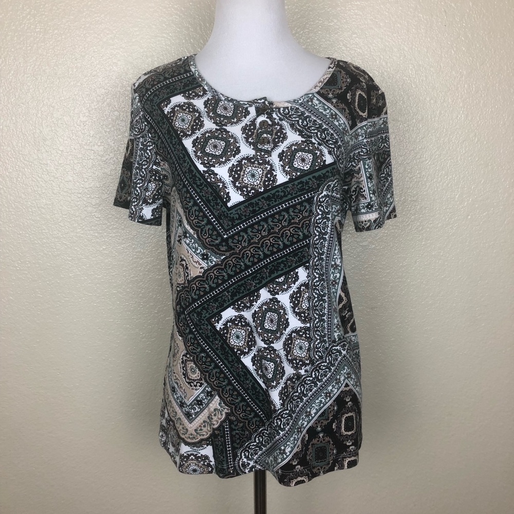SOLD J. Bee Pattern Short Sleeve Top